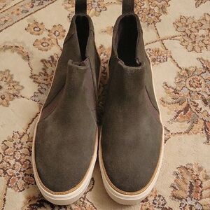 Womens Olive Suede Chelsea Boots